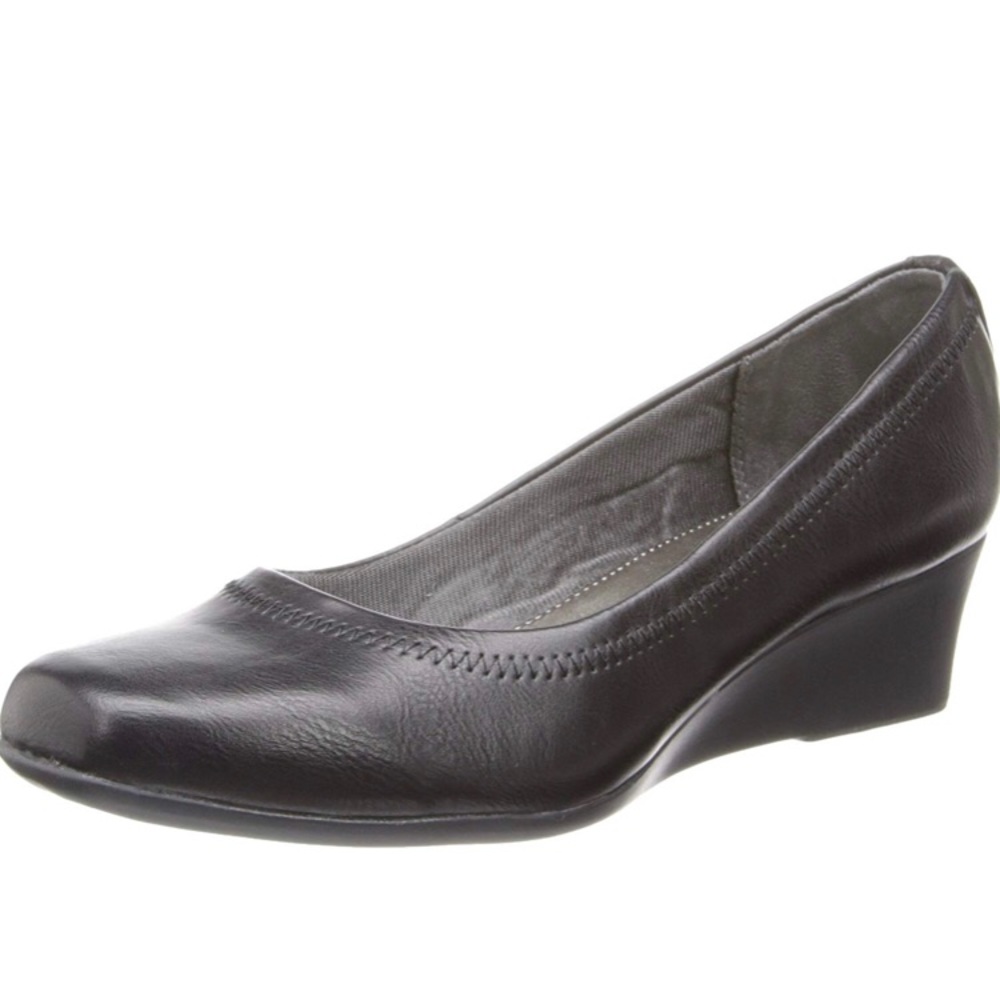Life Stride Black Wedge Pumps, 7.5 Wide